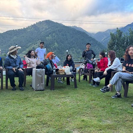 Frosty Mountain Resort Pahalgām Esterno foto